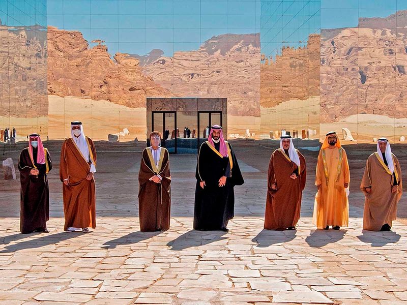 قادة دول الخليج في الجلسة الافتتاحية للقمة 41 لمجلس التعاون الخليجي في مدينة العلا شمال غرب السعودية في 5 يناير 2021 (AFP)