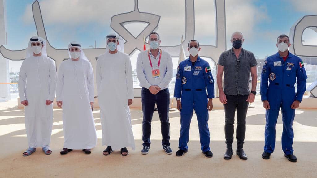 رائد الفضاء الإماراتي هزاع المنصوري يتفاخر باصطحابه العلم الإسرائيلي معه للفضاء watanserb.com