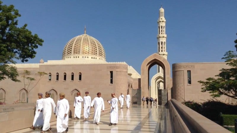 تعطيل صلاة الجمعة في سلطنة عمان watanserb.com