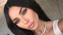 كيم كارداشيان تحذف صور بالبيكيني المثير watanserb.com