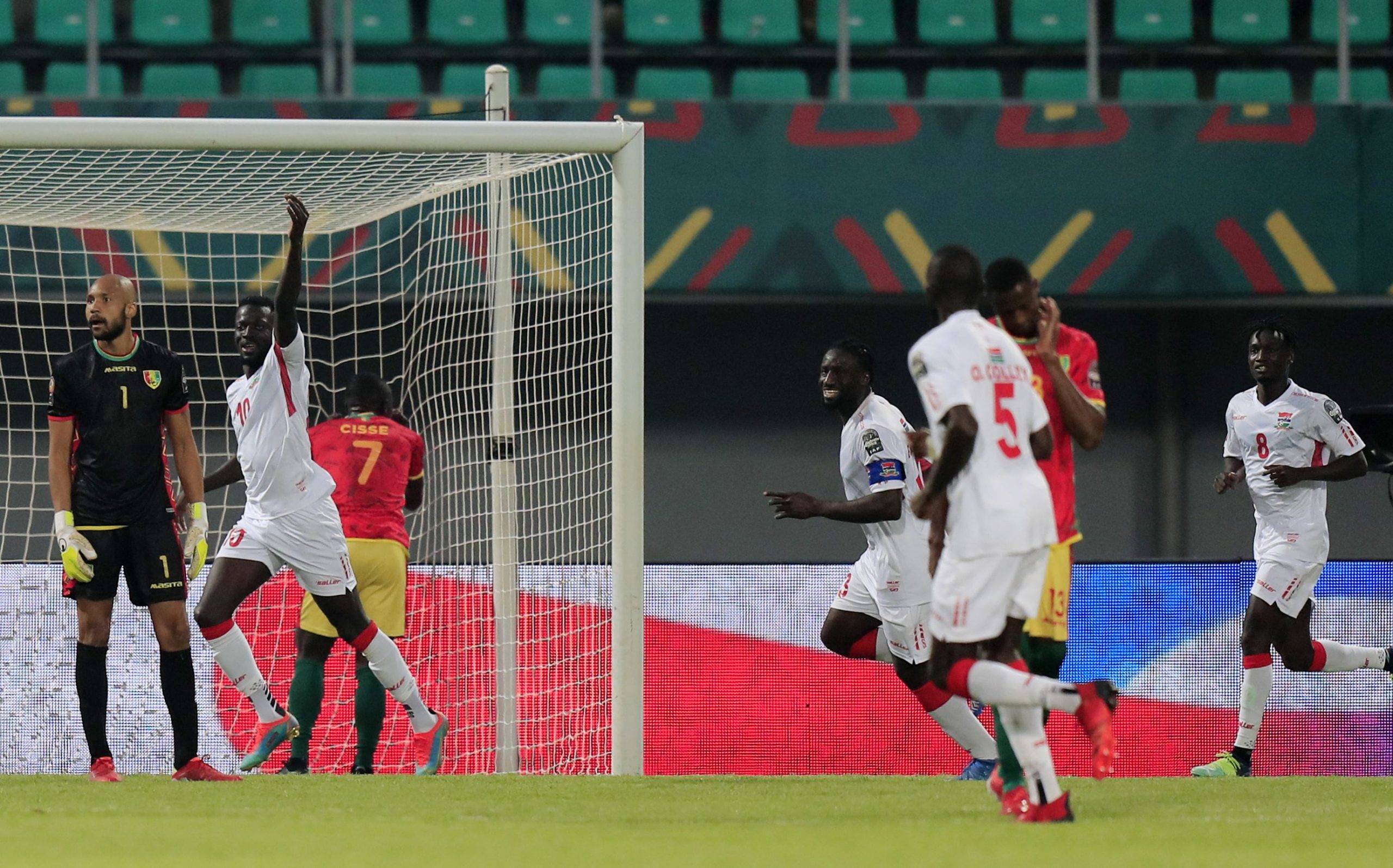 الكاميرون وغامبيا يتأهلان على حساب غينيا وجزر القمر في بطولة كأس أمم أفريقيا 2022 watanserb.com