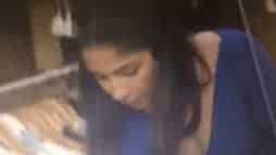 منى زكي في مشهد جريء بفيلم أصحاب ولا أعز watanserb.com