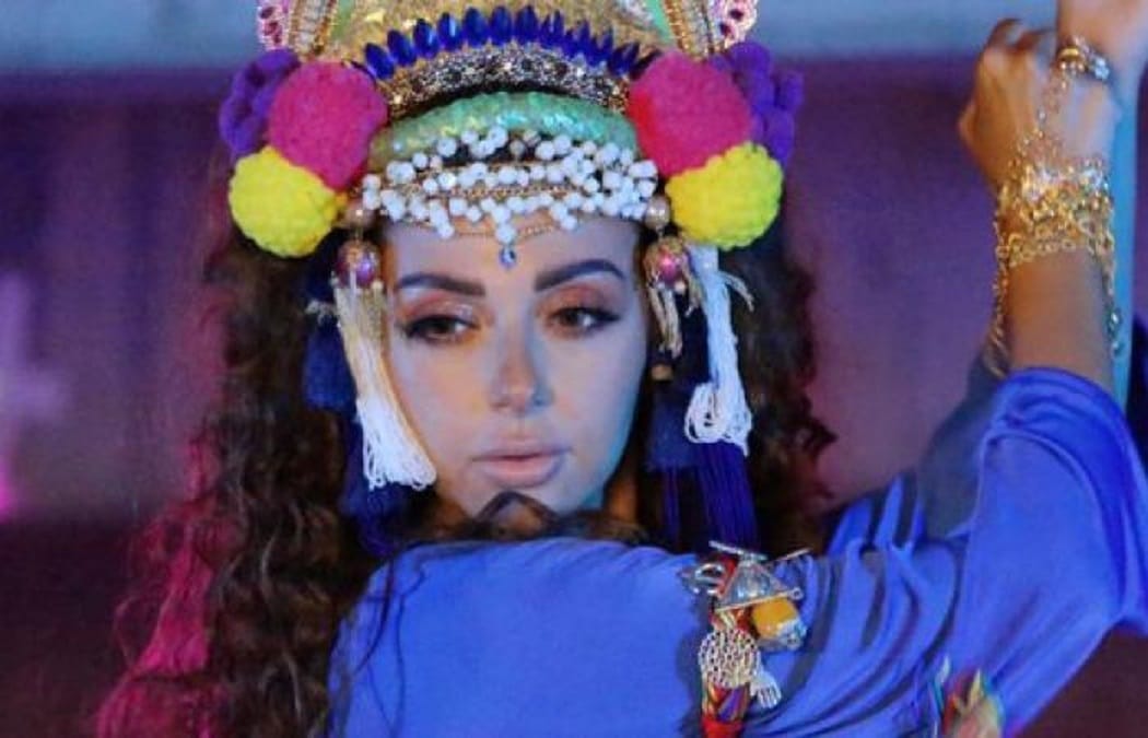 مغاربة يهاجمون ميريام فارس بعدما نسبت هذه الرقصة المثيرة لهم watanserb.com