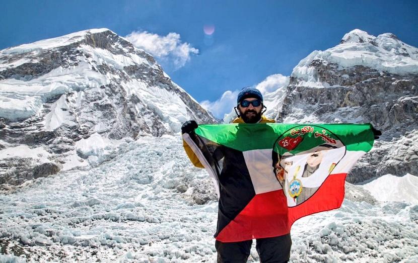 فريق كويتي يتسلق أعلى جبل في سلطنة عمان watanserb.com