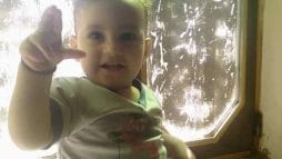 أب يمني جز رقبة طفله watanserb.com