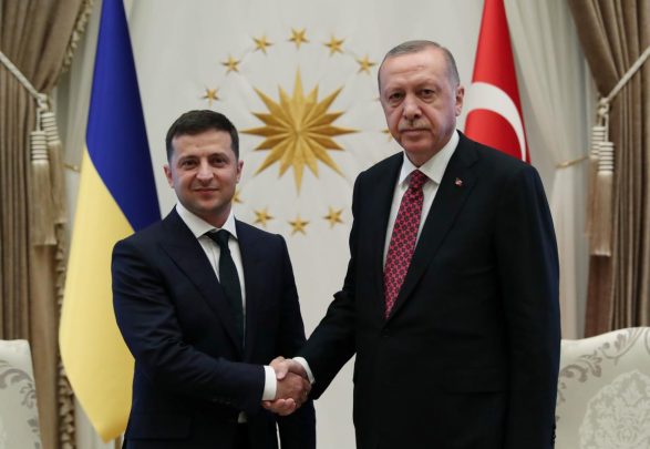 الرئيس التركي رجب طيب أردوغان والرئيس الأوكراني فولوديمير زيلينسكي watanserb.com