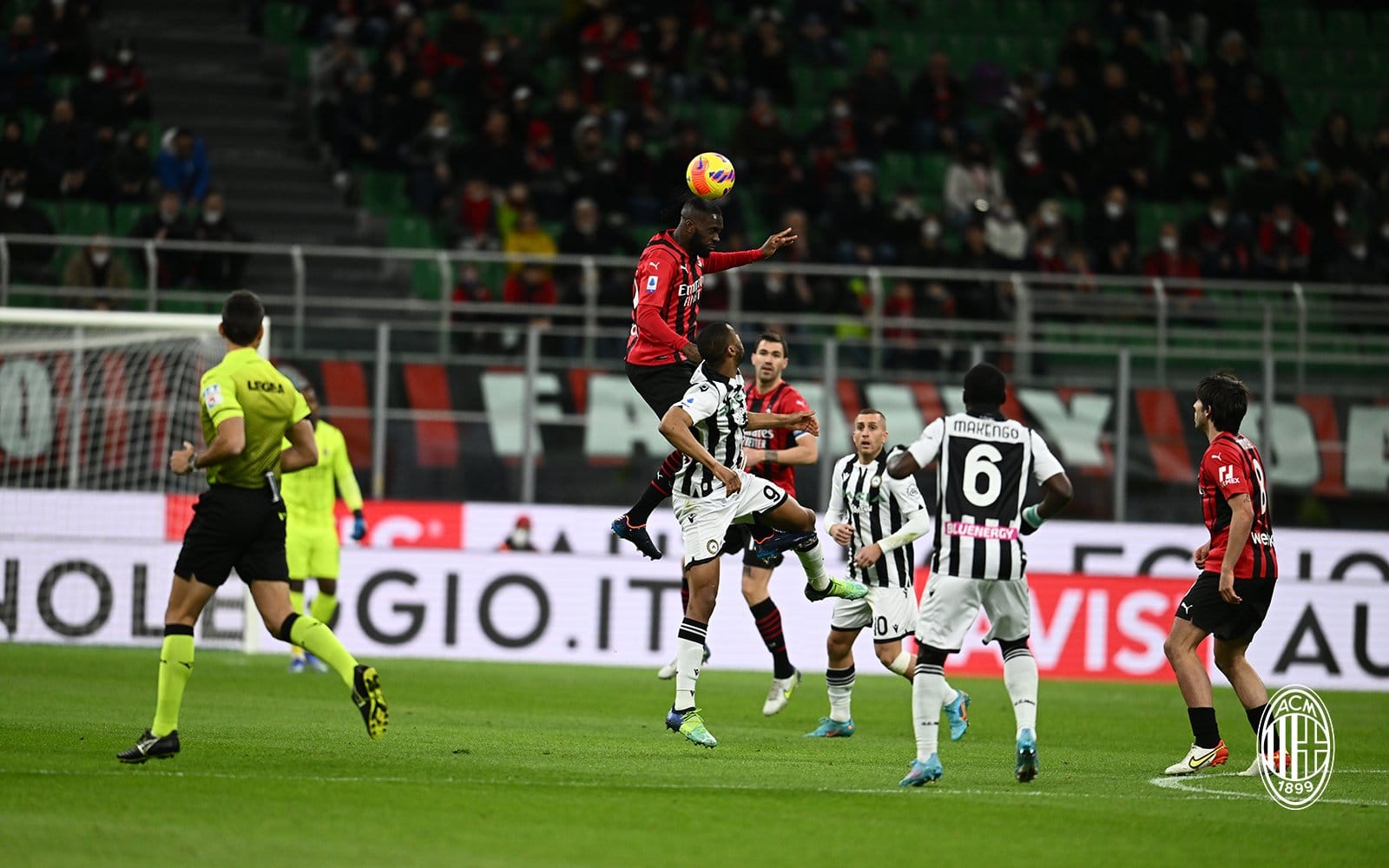 مباراة ميلان وأودينيزي في منافسات الدوري الإيطالي watanserb.com