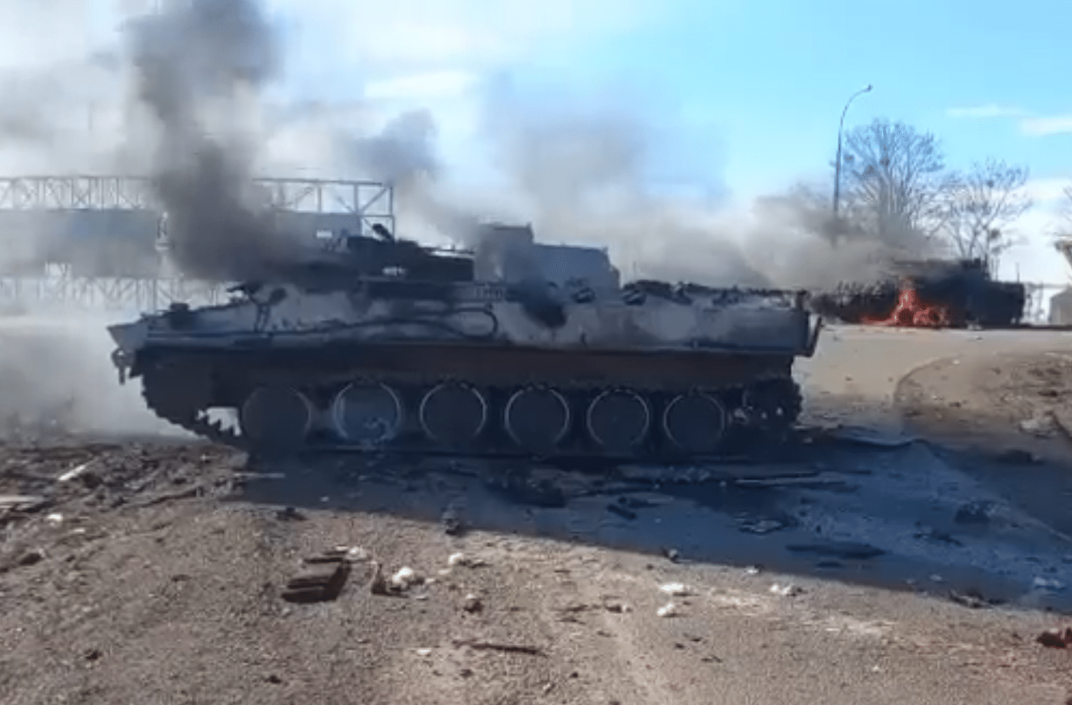 جنود روس قتلى ودبابات روسية مدمرة watanserb.com