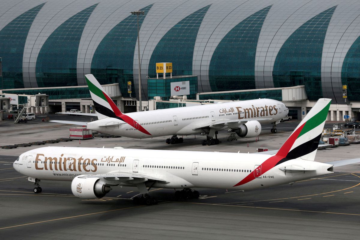 طائرة طيران الإمارات تنجو من كارثة في مطار دبي watanserb.com