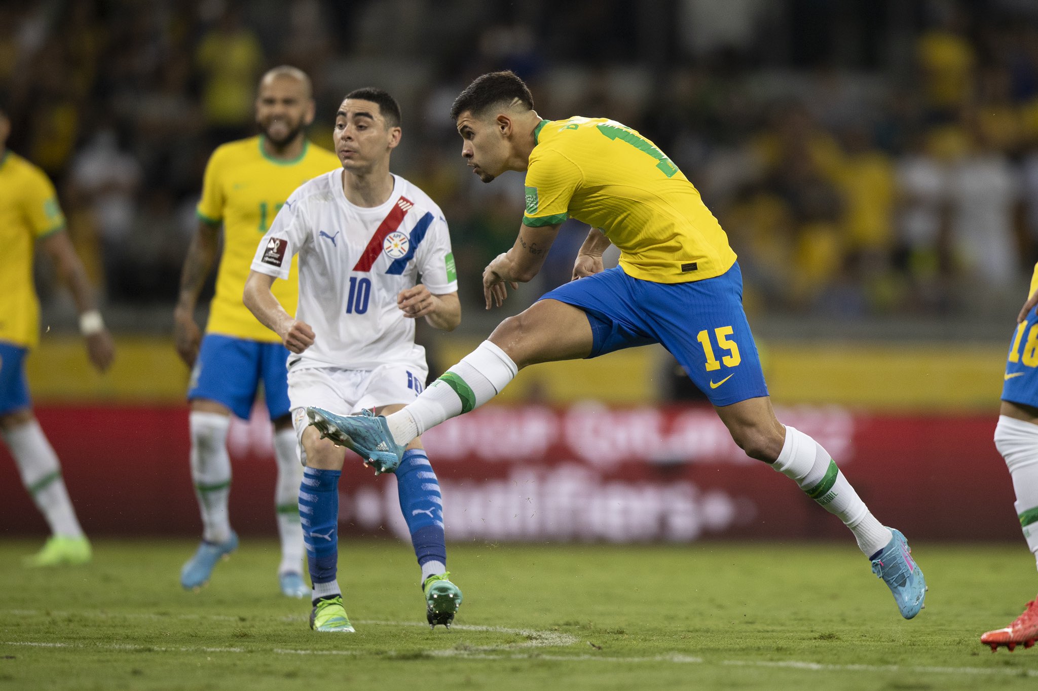 البرازيل والأرجنتين يوصلان تعزيز صدارة تصفيات كأس العالم 2022 watanserb.com