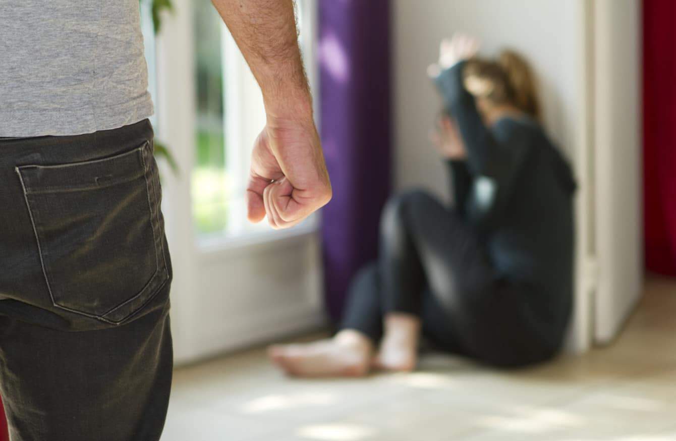 بائع مصري يقتل زوجته السورية ويحاول حرق جثتها watanserb.com