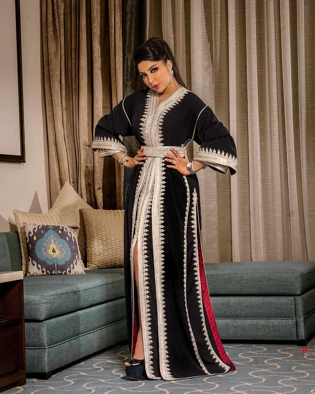 دنيا بطمة بالقفطان المغربي