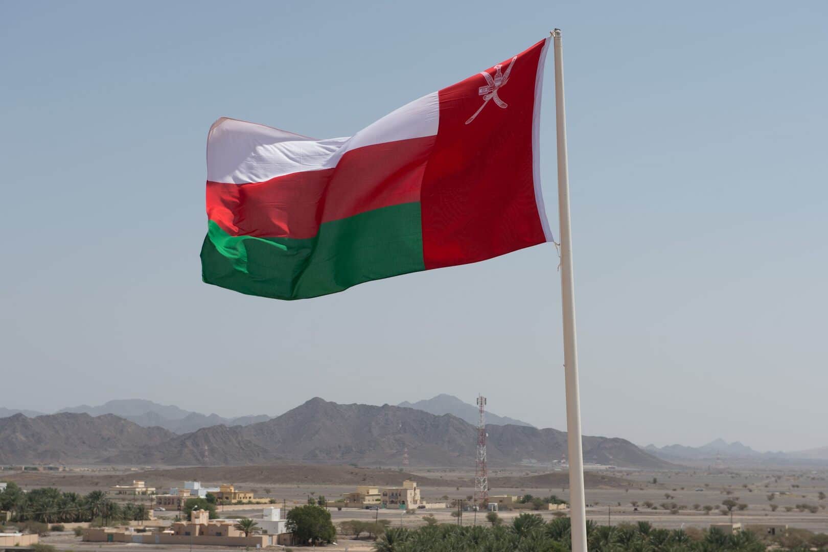 سلطنة عمان تحصل على 4 مليارات دولار من تحالف بنوك watanserb.com