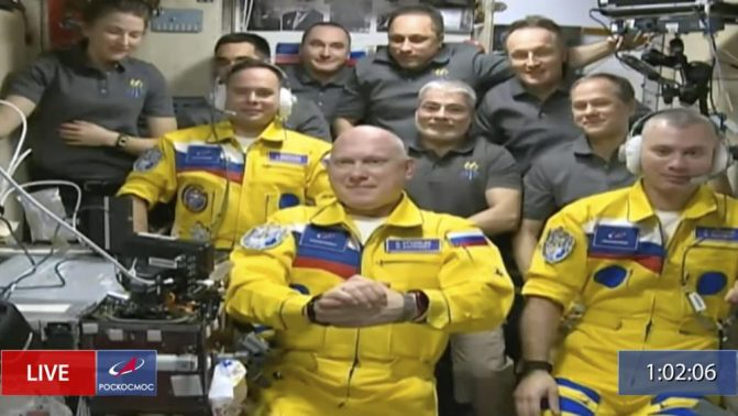 رواد فضاء روس يصلون إلى محطة الفضاء الدولية watanserb.com