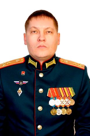 ميخائيل ناغاموف قائد فوج المتفجرات الروسي الذي قتل في أوكرانيا