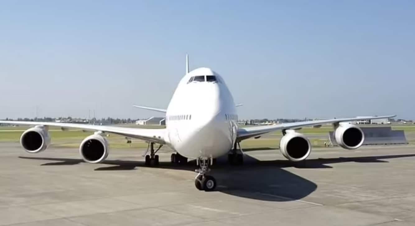 طائرة بوينج 747 الخاصة بأفراد العائلة المالكة السعودية