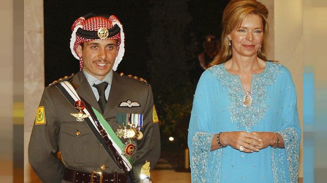 الملكة نور الحسين watanserb.com