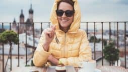 لماذا يشعر بعض الناس بالبرد بعد الأكل؟ watanserb.com