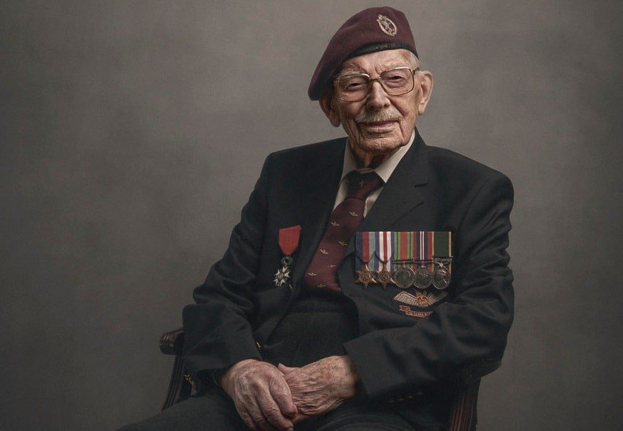 دينزيل كوبر محارب من الحرب العالمية الثانية watanserb.com