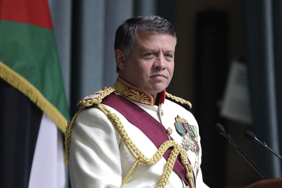 ملك الأردن عبدالله الثاني يخضع لعملية جراحية عاجلة نتيجة انزلاق غضروفي watanserb.com