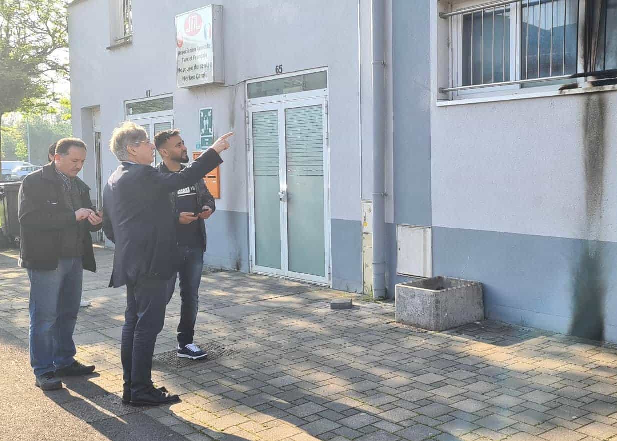 هجوم بالزجاجات الحارقة على مسجد في فرنسا 