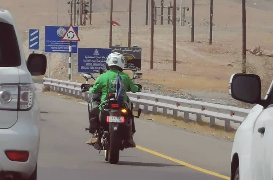 سادغورو يصل سلطنة عمان بدراجته النارية watanserb.com