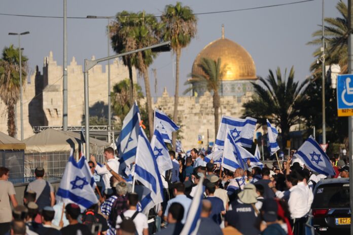 مسيرة الأعلام في القدس watanserb.com
