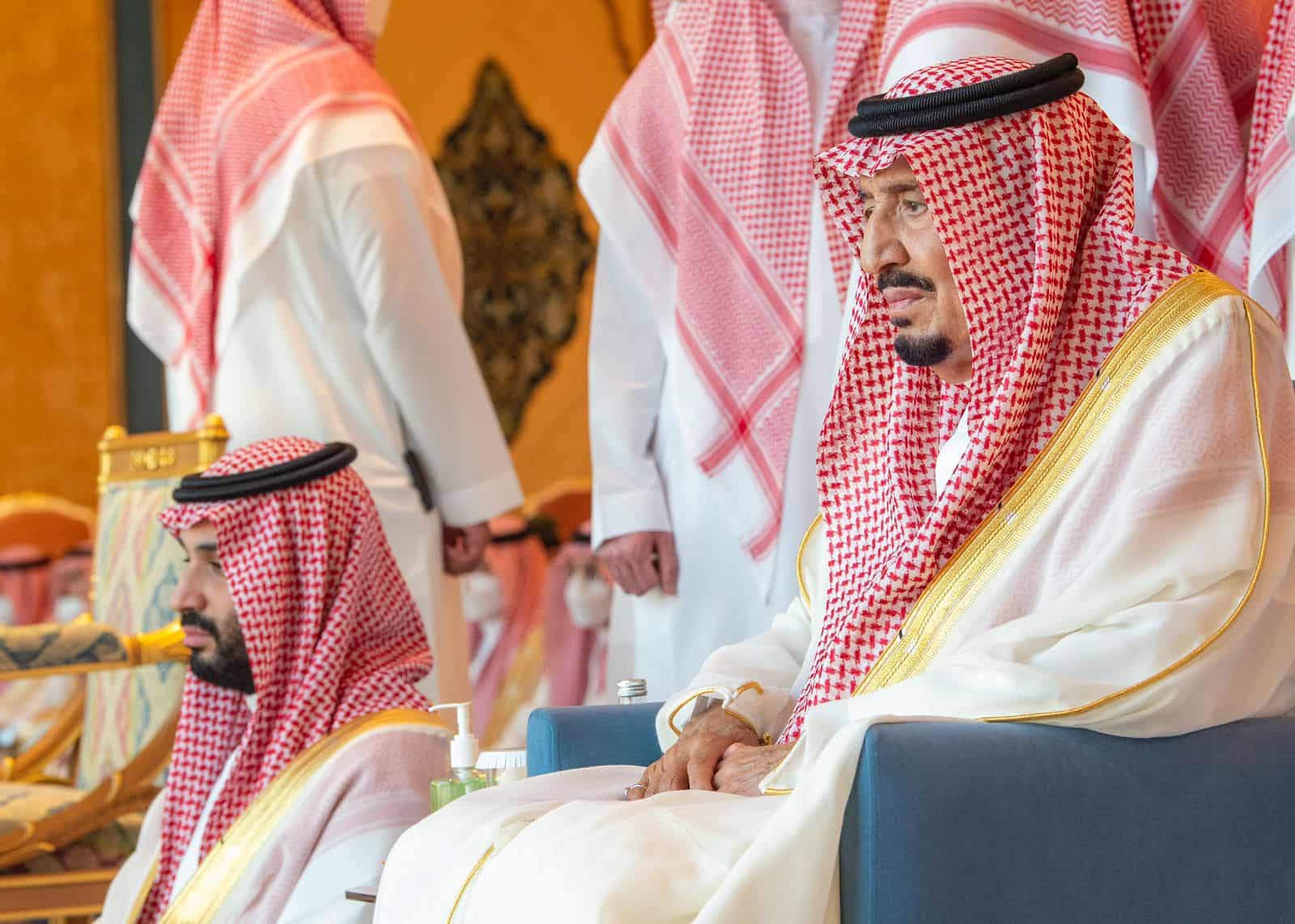 معايدة محمد بن سلمان لوالده الملك تثير تفاعلاً watanserb.com