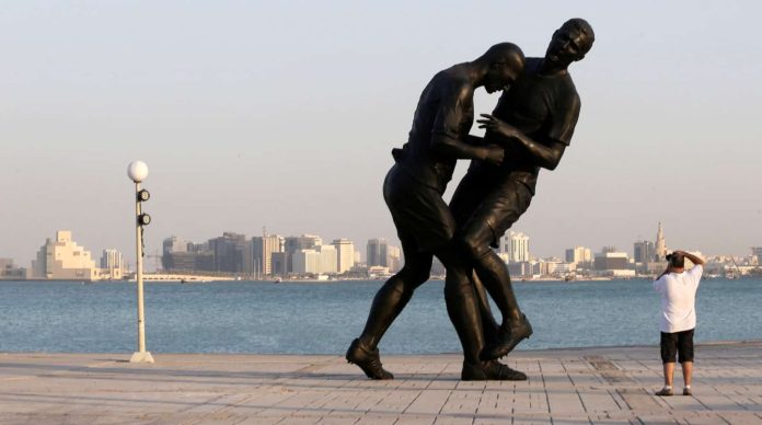 تمثال نطحة زيدان watanserb.com