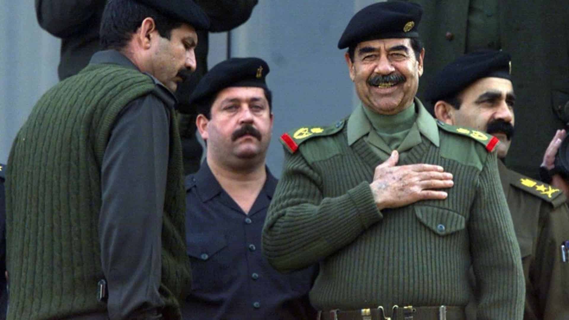 لقاء صدام حسين بقيادات الجيش watanserb.com