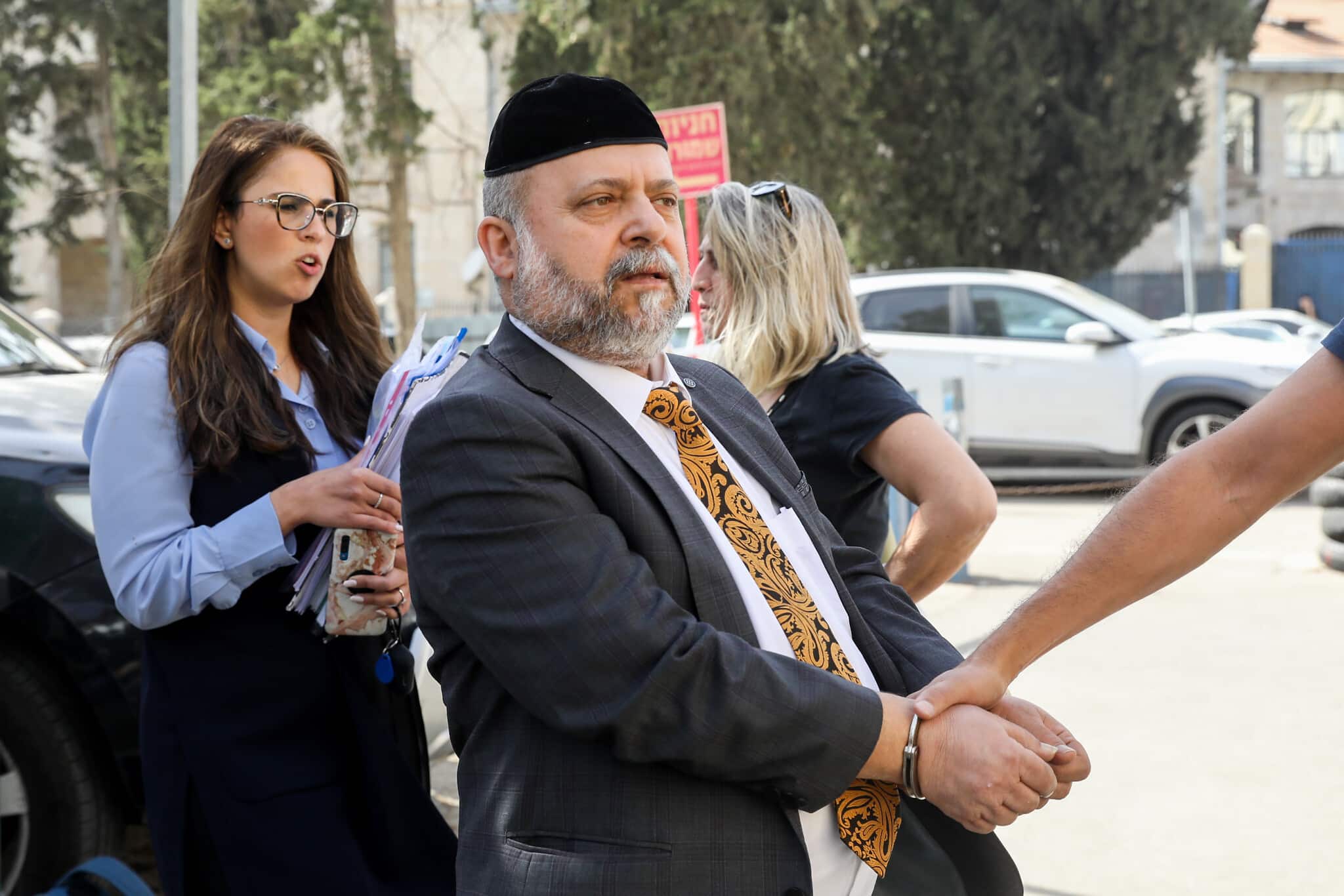 حاخام إسرائيلي يغتصب 7 نساء في القدس يوم زفافهن بمقابل مادي.. تفاصيل هزت المجتمع watanserb.com