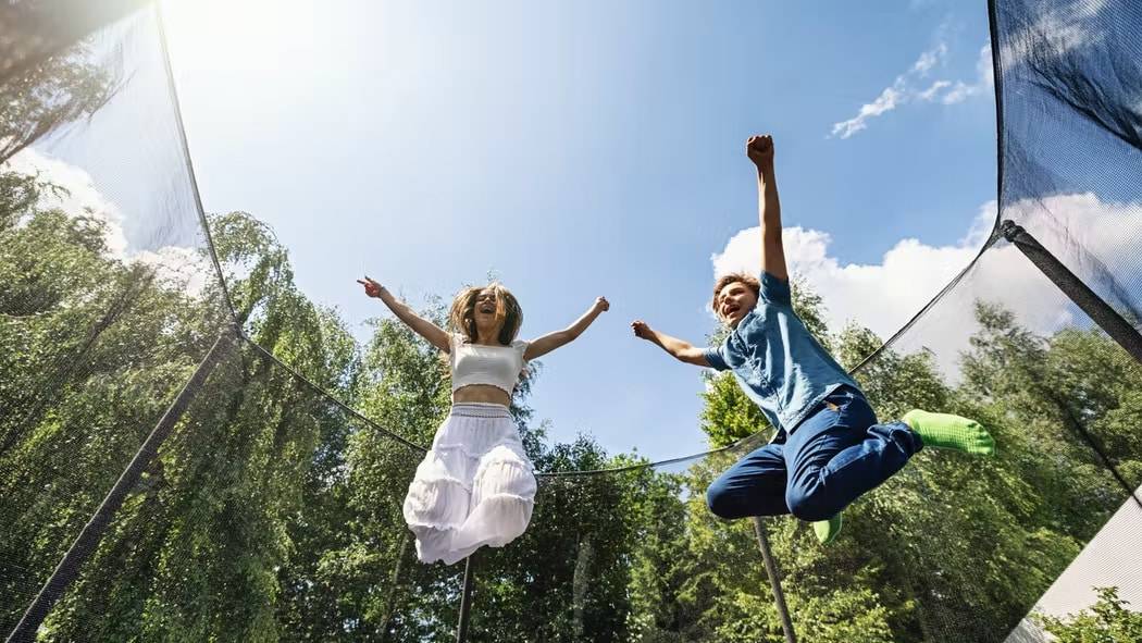 المنطة أو الترامبولين تسبب في مشاكل صحية للأطفال watanserb.com