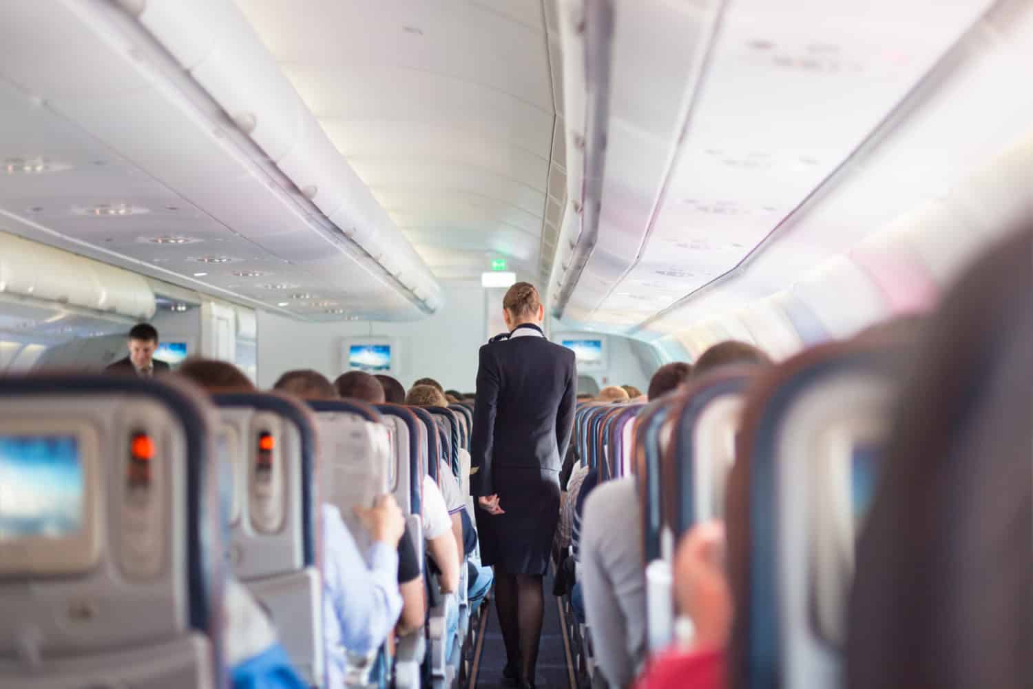 مضيفة طيران تكشف عن أخطاء يرتكبها المسافرون watanserb.com