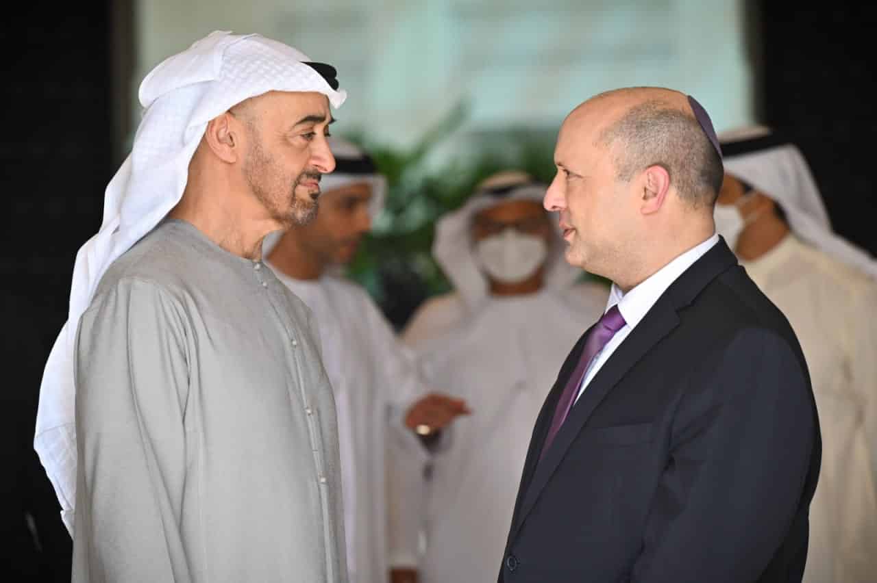 نفتالي بينيت يلتقي في أبوظبي رئيس دولة الإمارات محمد بن زايد 