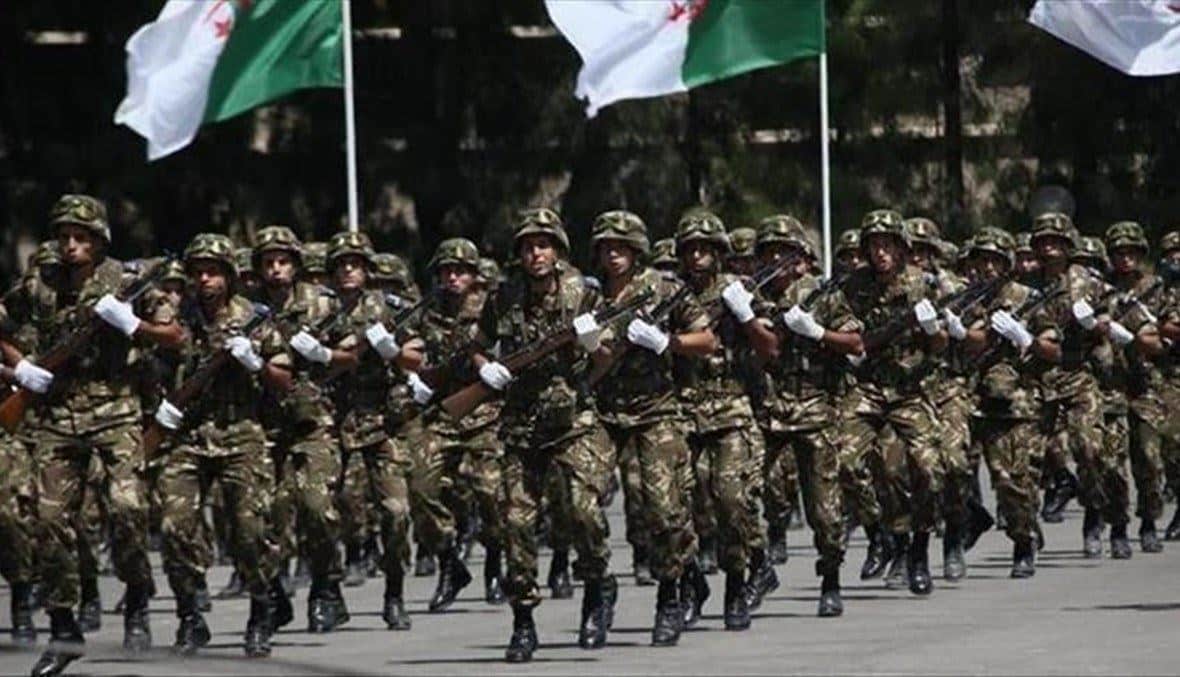 الجيش الجزائري يهتف لغزة watanserb.com