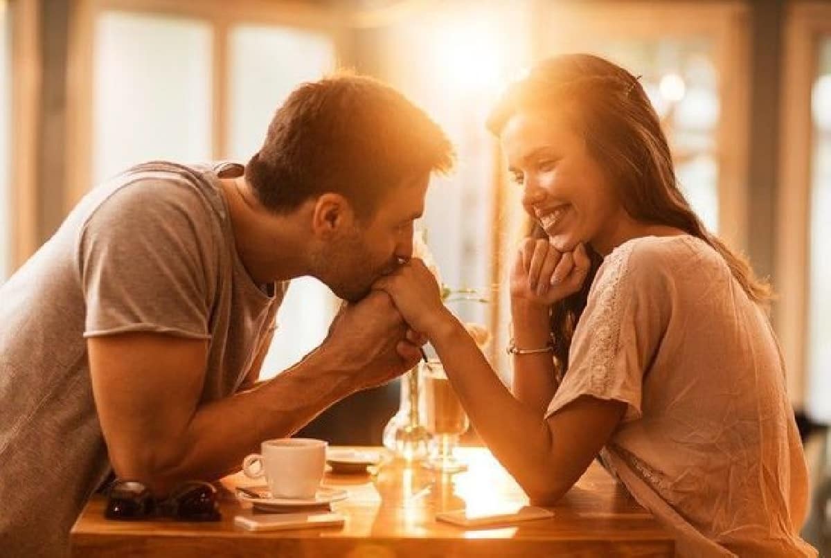 الفكاهة هي أهم ما يجذب المرأة في الرجل watanserb.com