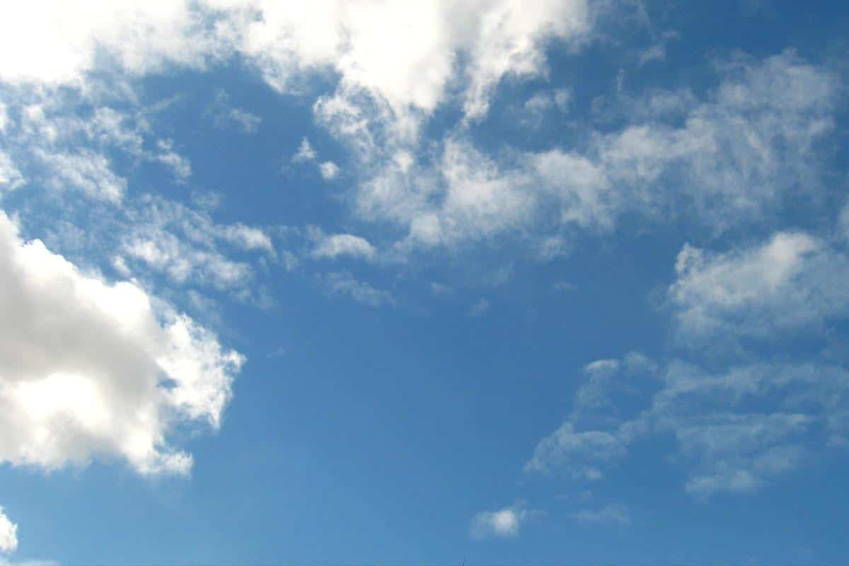لماذا السماء زرقاء watanserb.com