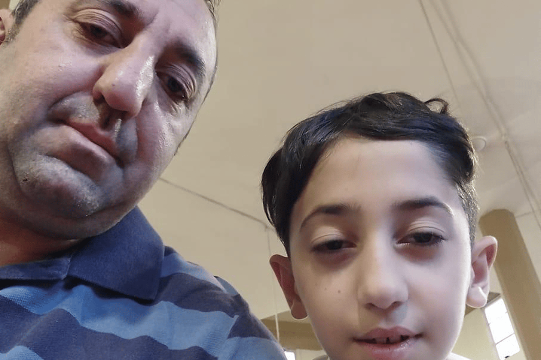 جندي لبناني يعرض ابنه للبيع watanserb.com