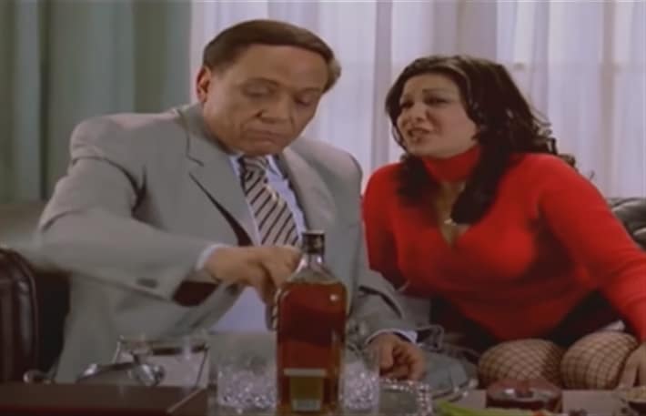 عادل إمام توعد هذه الممثلة خلف الكواليس: "هقطعك بوس"! (فيديو) watanserb.com