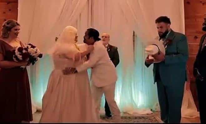 مؤيد النفيعي يستفز السعوديين بمشهد مُخل في "مسلسل مو"! (شاهد) watanserb.com