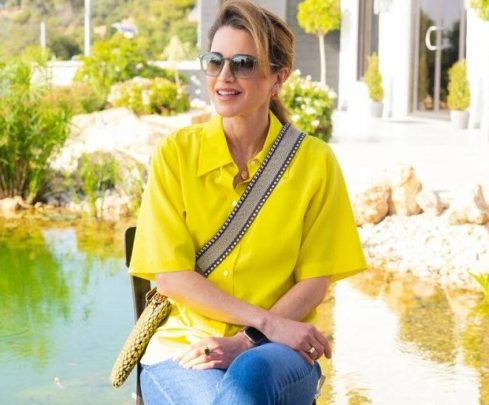 الملكة رانيا العبدالله تكسر القواعد بملابسها.. وحقيبتها حديث الصحافة الإسبانية! (شاهد) watanserb.com