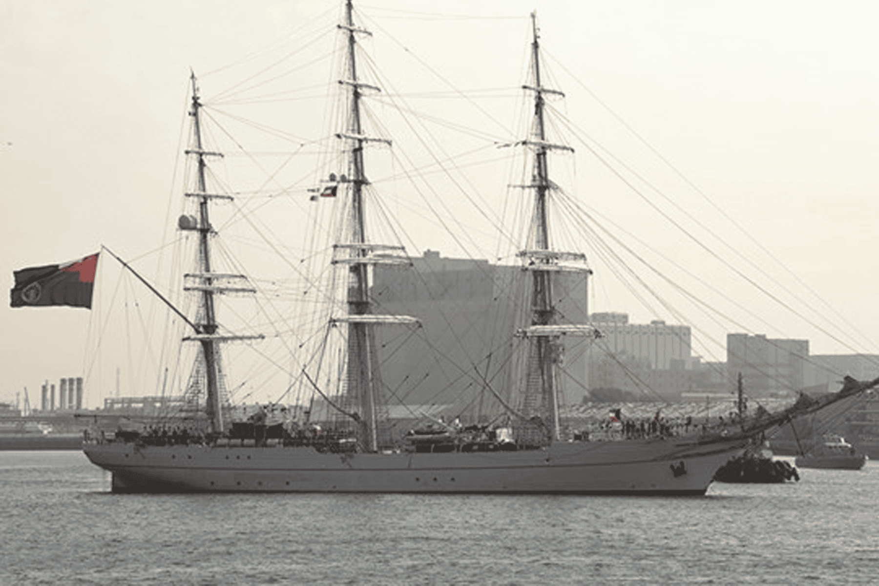 سفينة لإغاثة الصومال watanserb.com