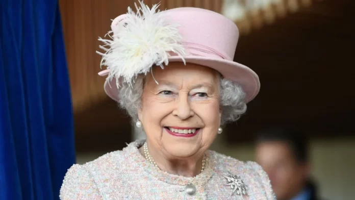 لماذا تحتفل الملكة إليزابيث بعيد ميلادها مرتين في العام؟ watanserb.com