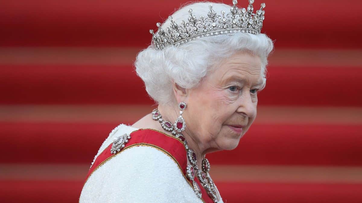 الملكة إليزابيث الثانية watanserb.com