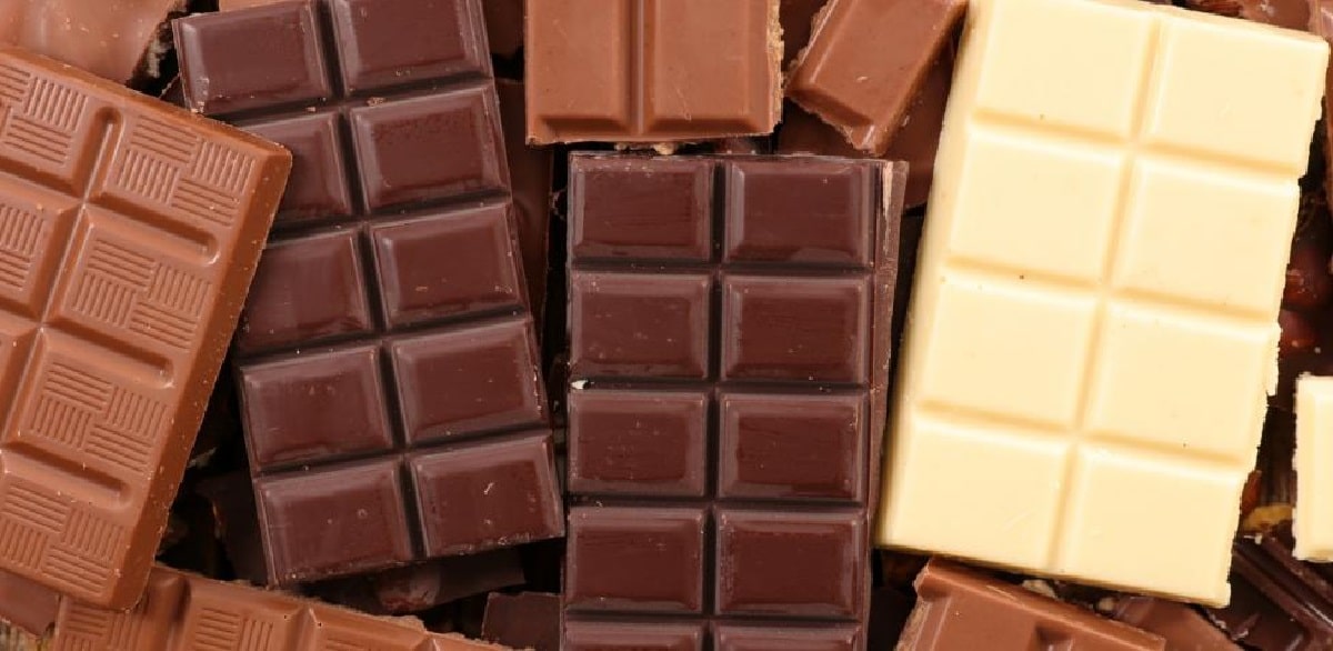 تُقسّم الشوكولاتة إلى مربعات حتى يتم أكلها بالقطعة، كما يكون الأمر أسهل عند كسرها أو استهلاك الكمية المحددة الموصى بها،
