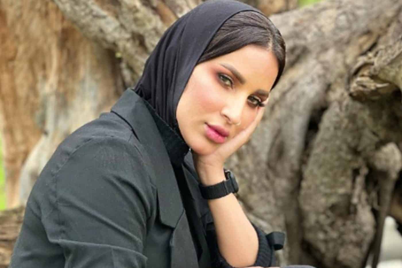 الفنانة العمانية لجينة المنجي watanserb.com