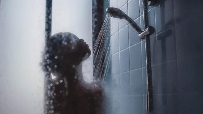 لا تستحم في أثناء العاصفة الرعدية watanserb.com