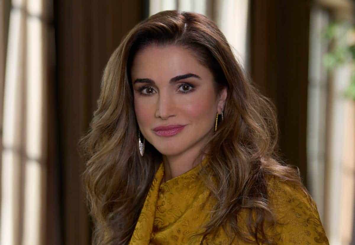 إطلالة الملكة رانيا watanserb.com