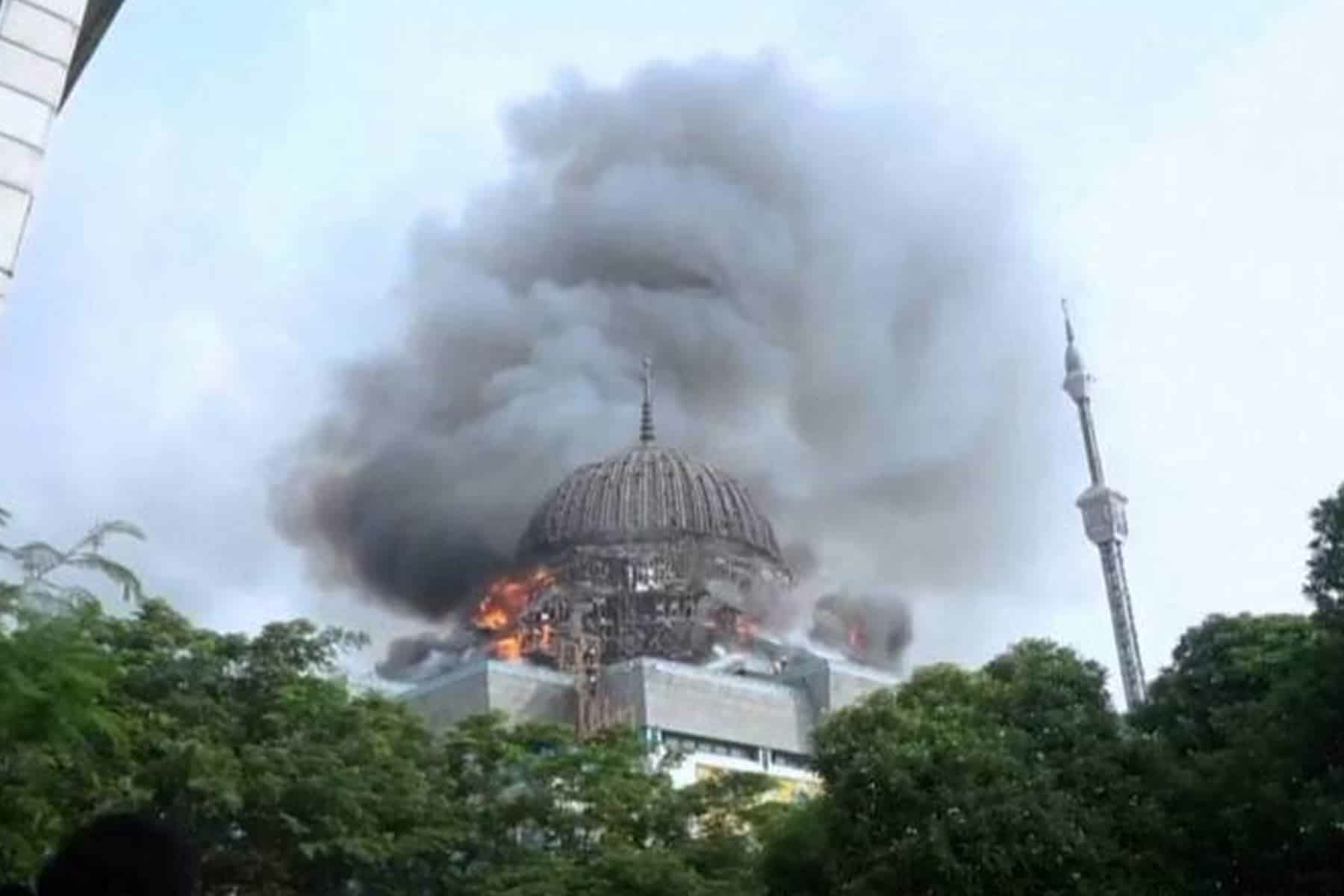 انهيار قبة المسجد الكبير watanserb.com