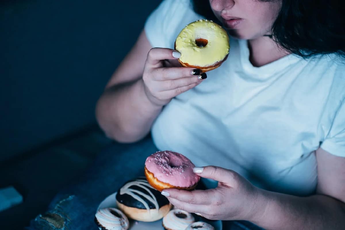 تناول الطعام في الليل يؤثر على الصحة العقلية